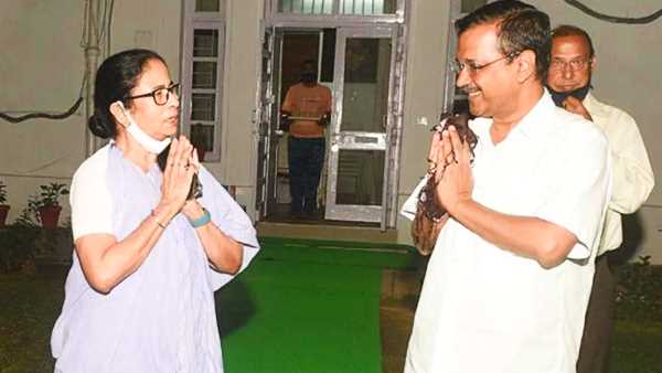 दिल्ली में ममता बनर्जी से मिलने पहुंचे सीएम केजरीवाल, विपक्ष की एकता समेत कई मुद्दों पर हुई चर्चा